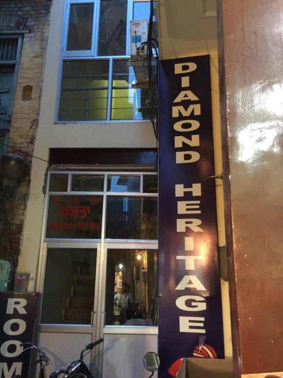 Hôtel Diamond Heritage à Amritsar Extérieur photo